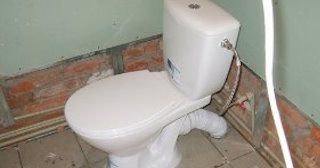 Установка приставного унитаза в Краснокаменске - монтаж и подключение, СантехДомКсн от 5209 рублей